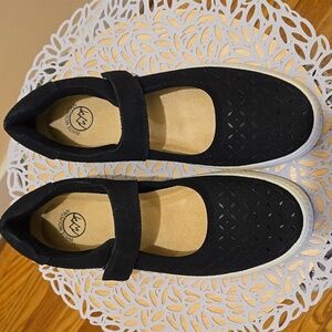 White Mountain Black Suede Flats Sz 9.5 ⭐️